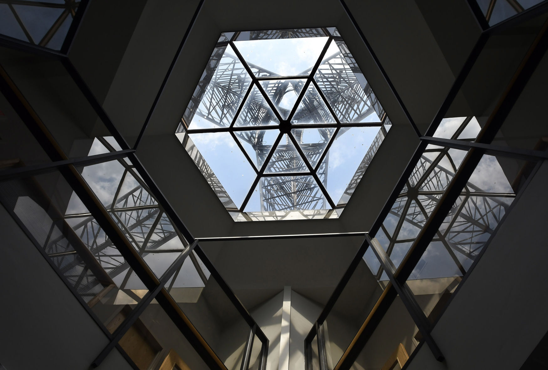 102321-blm-loc-2tower